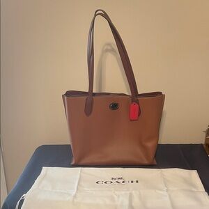 Coach Tan Leather Tote with Red Tag H2022–CO692